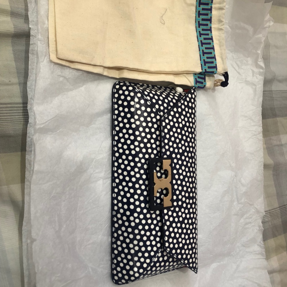tory burch gigi patent clutch